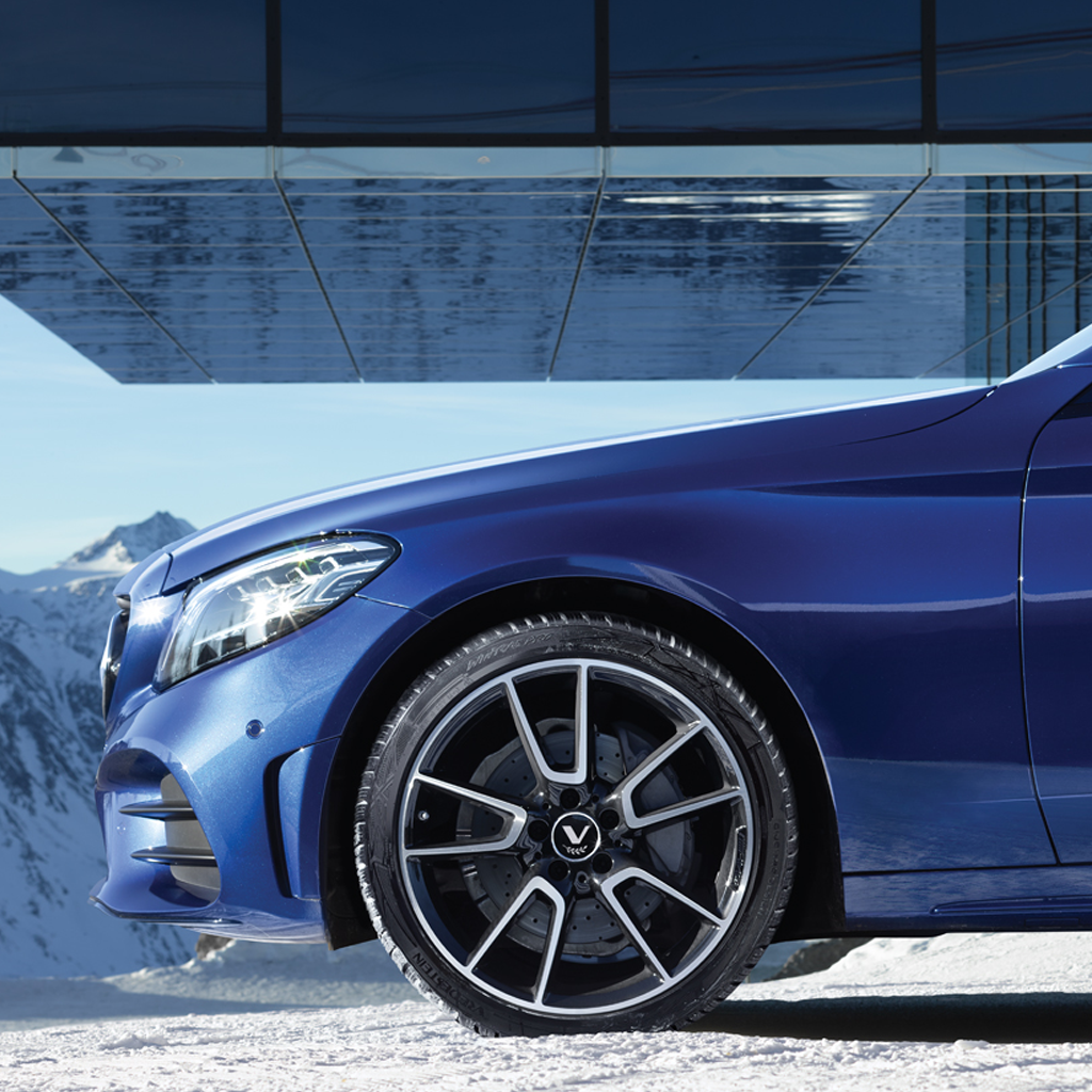 Kort bremselengde på vått underlag