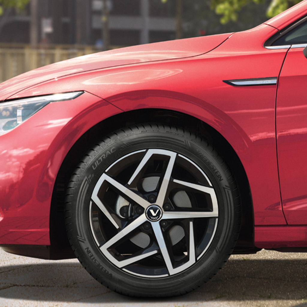 10 % bedre bremsing på tørt og vått underlag*